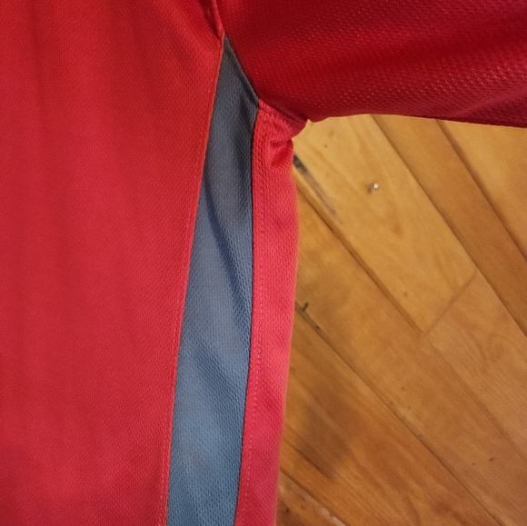 Pulse 150 large red long sleeved athletic shirt - Picture 8 of 13